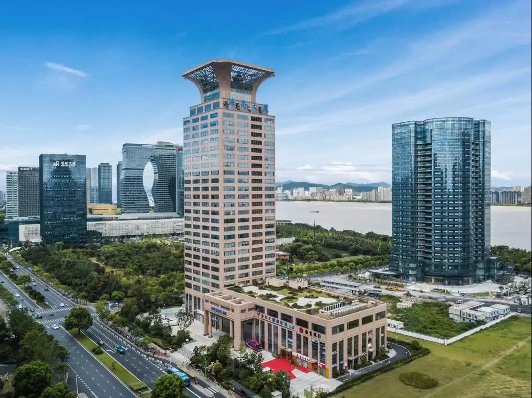 15580831629390179D5C.jpg 3.jpg